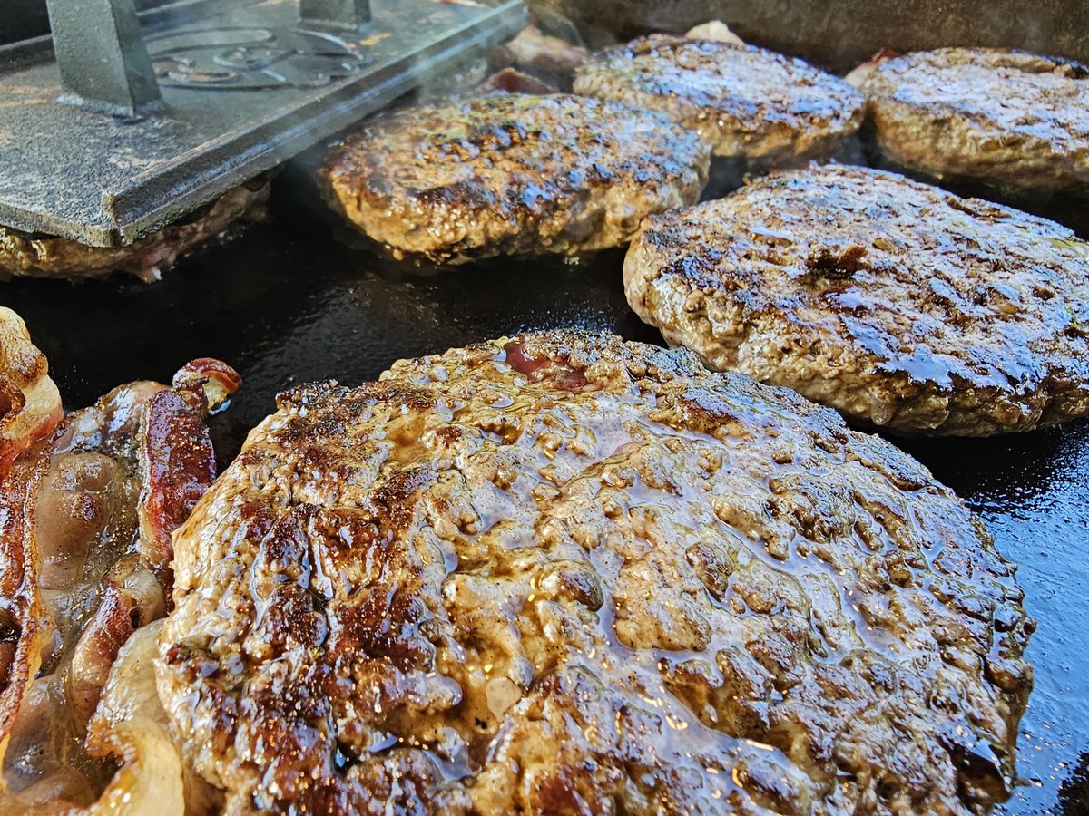 Wild-Burger-Patties auf dem Grill