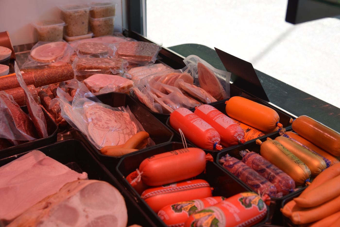 Wurst- und Fleischtheke von Metzgerei Roßkopf